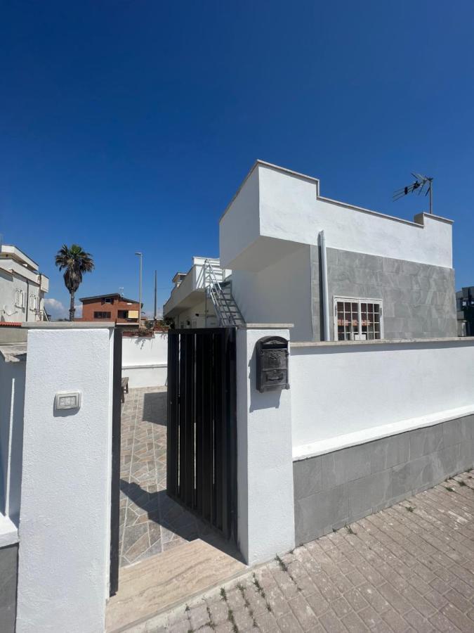 Villa Pisola Fiumicino Airport - Seafront Exteriér fotografie